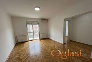 Trosoban 60m2 Grbavica